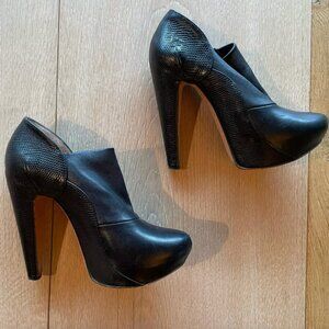 Amazing, rare Roland Mouret "Melchior" platform booties! Sz. 36